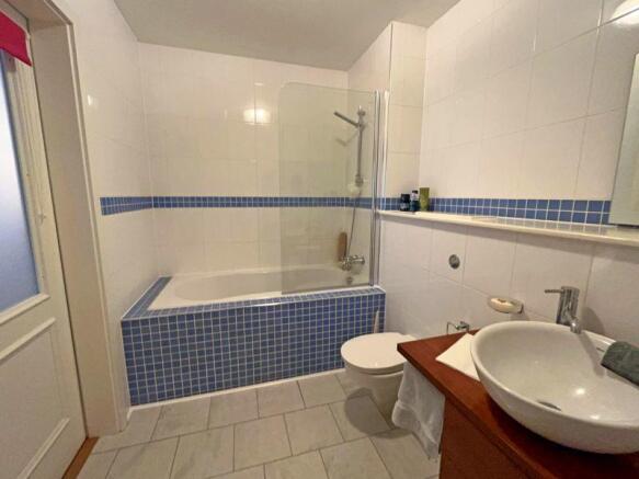 Photo 16
