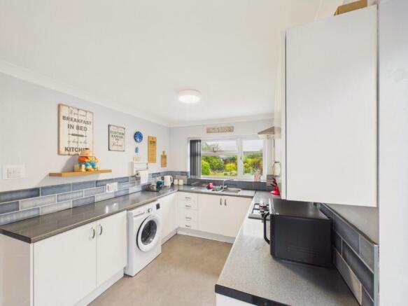 2 bed Detached Bungalow for sale Image 6