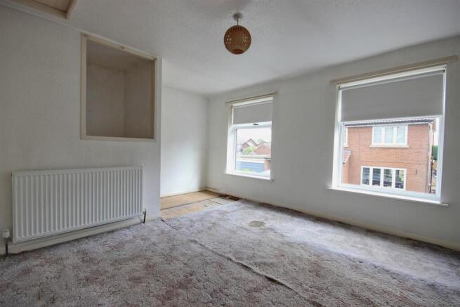 BEDROOM 1 (FRONT)