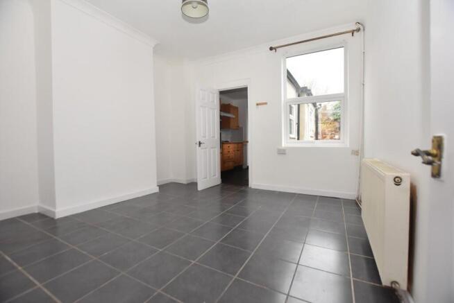 Dining room 1.jpg