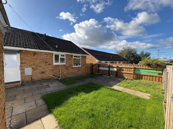 2 bed Detached Bungalow for sale Image 9