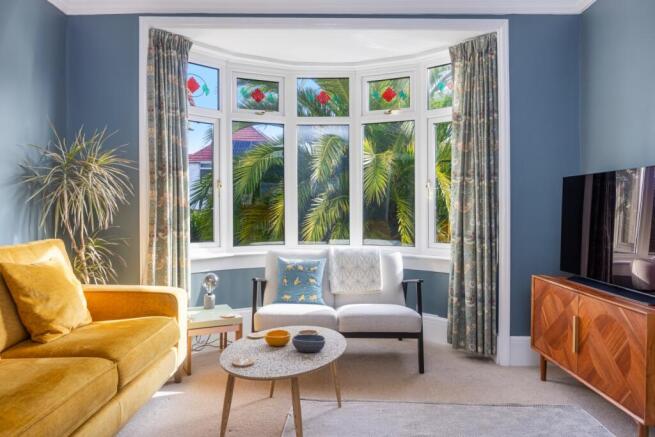 A25 - 20 Laura Grove Paignton - 250305