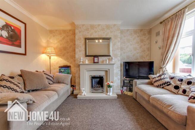 LOUNGE: