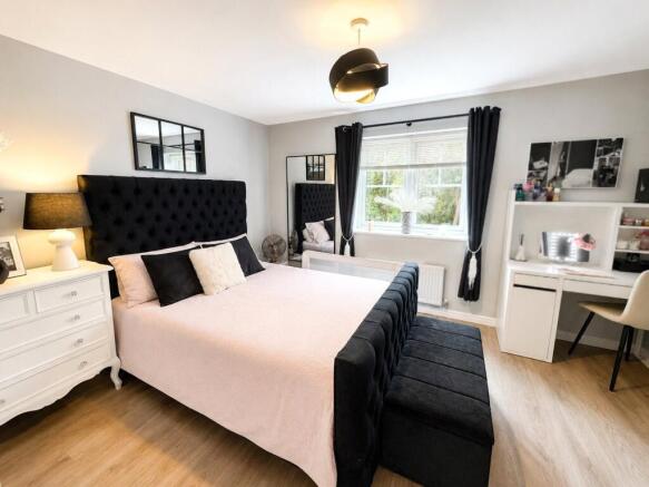 2 bed Semi-Detached for sale Image 11