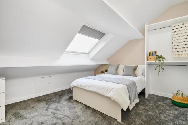 7 bed House to rent Image 12