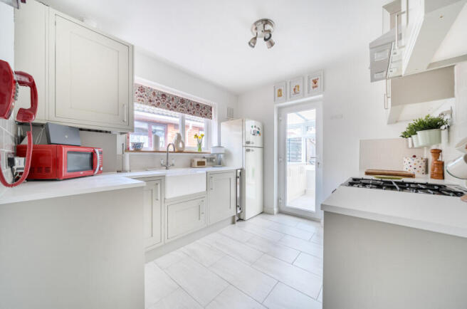 1417366-9-699835b...