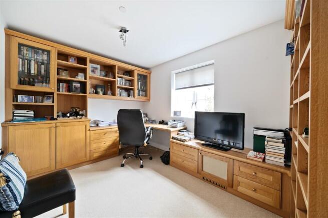 Bedroom/Office