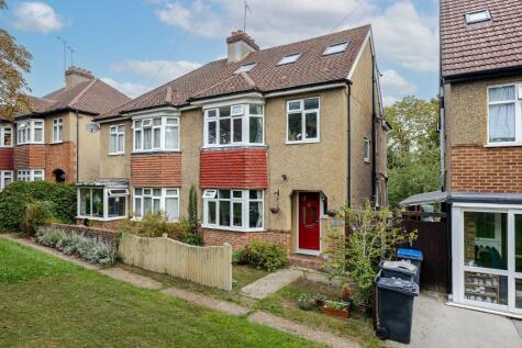 Oaks Road, Kenley, Surrey, CR8 5NY