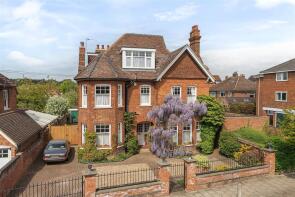 7, Pemberley Avenue, Bedford MK40 2LQ