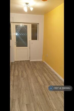 3 bed Terraced to rent Image 7