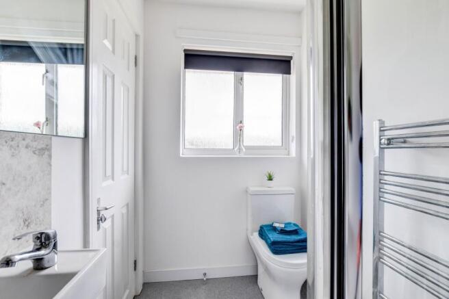 EN SUITE SHOWER ROOM