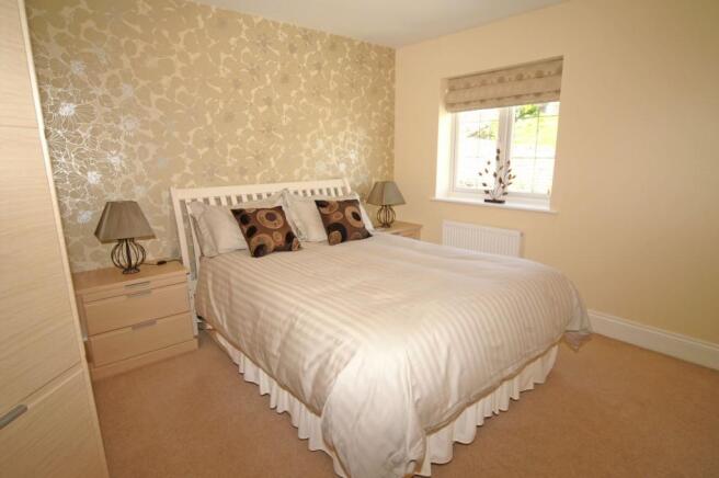 BEDROOM 2