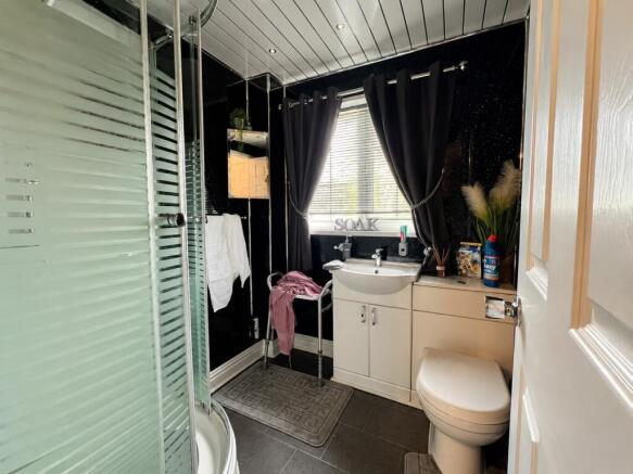 3 bed Semi-Detached for sale Image 10