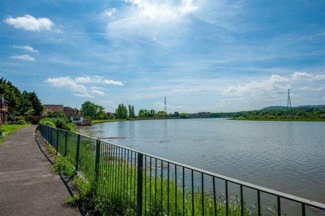 Riverside Walks Nearby.jpg