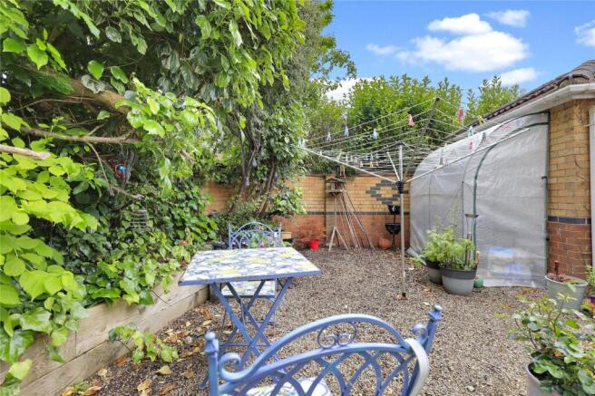 2 bed Semi-Detached for sale Image 5