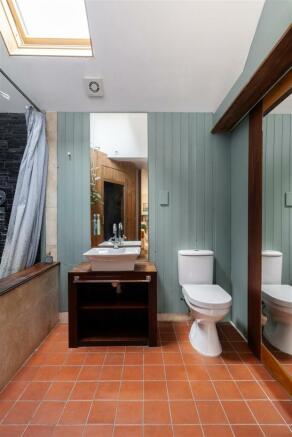 Huxley Road E10