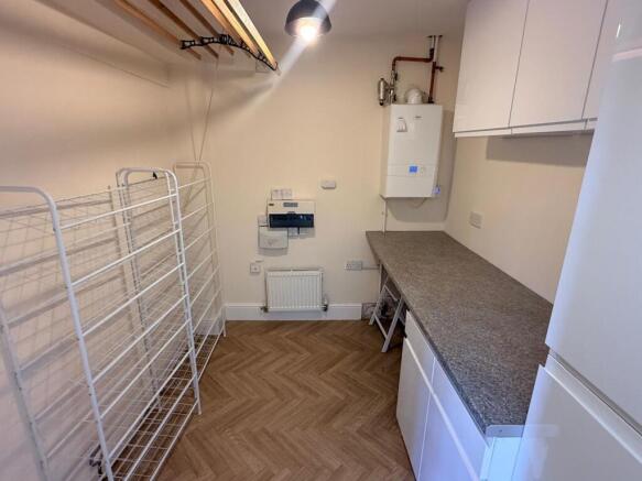 4 bed Detached to rent Image 10