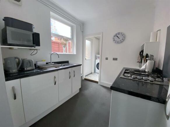 Kitchen: