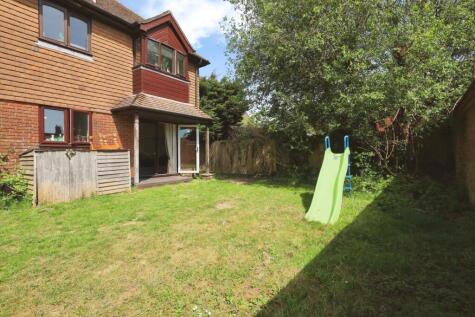 Whitegates, Stonegate Way, Heathfield, East Sussex, TN21