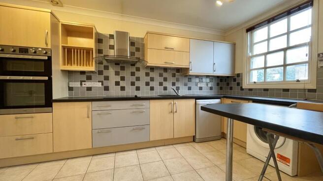 Kitchen 1.JPG