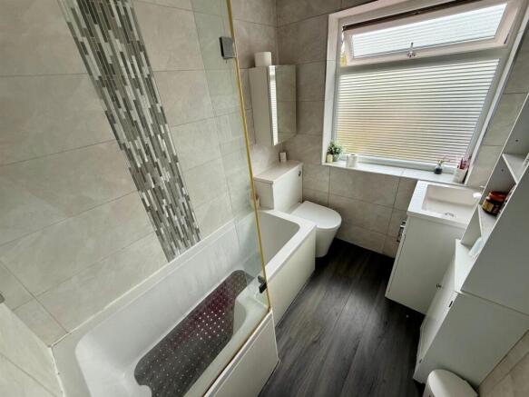 VR78 Bathroom.jpg