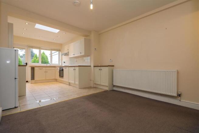 DINING KITCHEN: