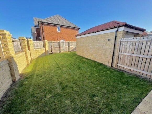 4 bed Detached for sale Image 8
