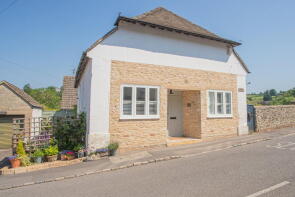 Flat 2, 4 Simon House, High Street, Tetbury GL8 8LU