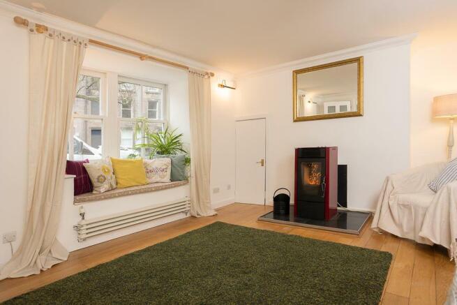 12PalaceStreet-LivingRoom-4.jpg