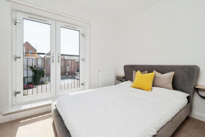 2 bed Flat for sale Image 7