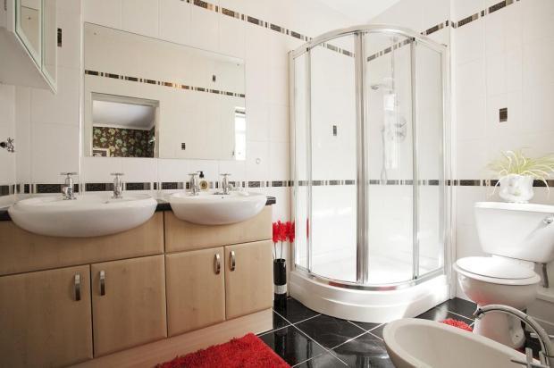 Master En-Suite