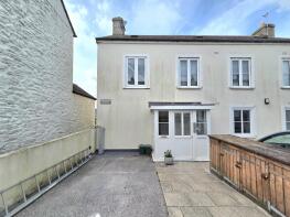 3, Wellington Gardens, Wellington Terrace, Falmouth TR11 3BB