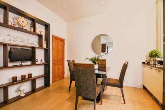 4 bed Semi-Detached for sale Image 7