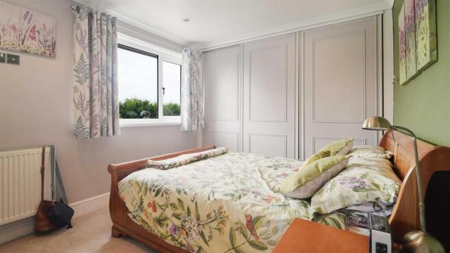 4 bed Detached for sale Image 10