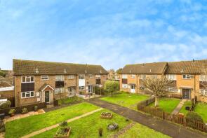 6, Leamland Walk, Hailsham BN27 2EF