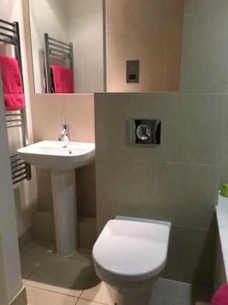 2 bed Flat to rent Image 12