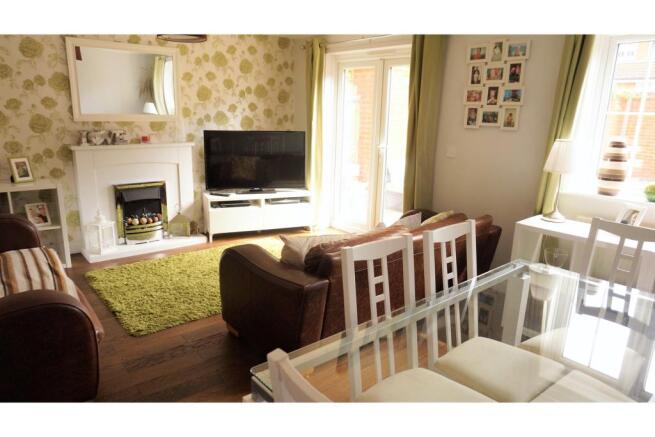 Lounge/Dining Room