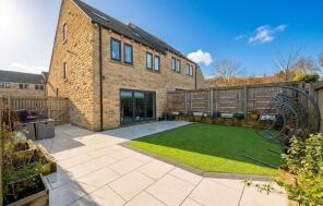 33, Moorland View, Meltham, Holmfirth HD9 5QJ