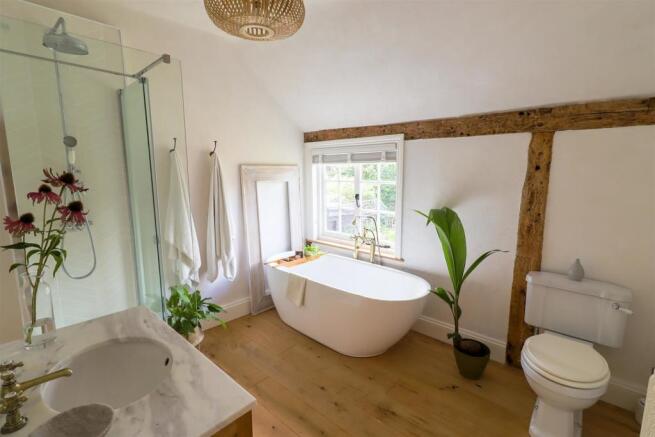 BATH/SHOWER ROOM