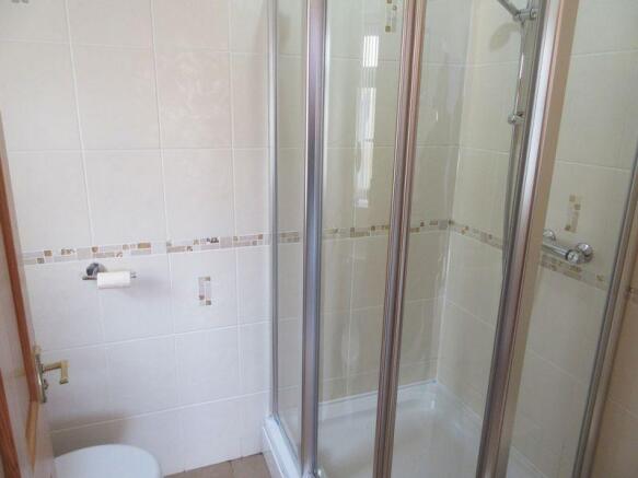 en suite showe...