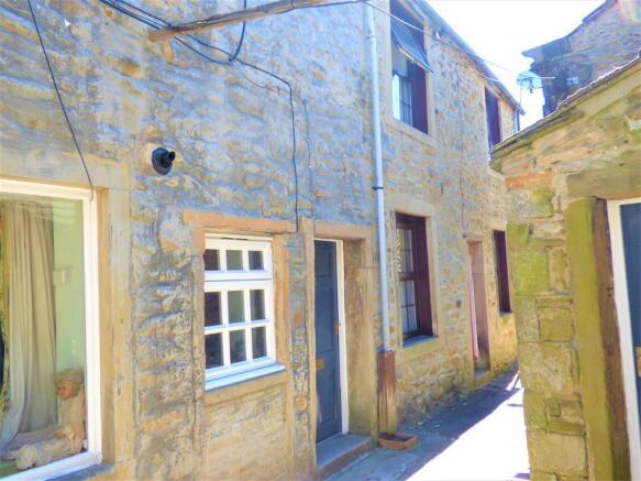 3 bed Apartment to rent Image 9