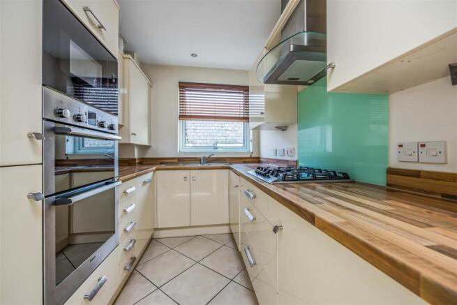 Flat 11, Ashcroft Court, 60 Winchester Road, Chand