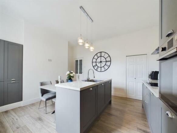 Kitchen 4.jpg