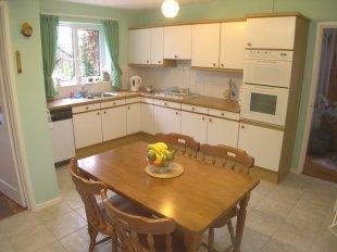 KITCHEN/BREAKFAST RM