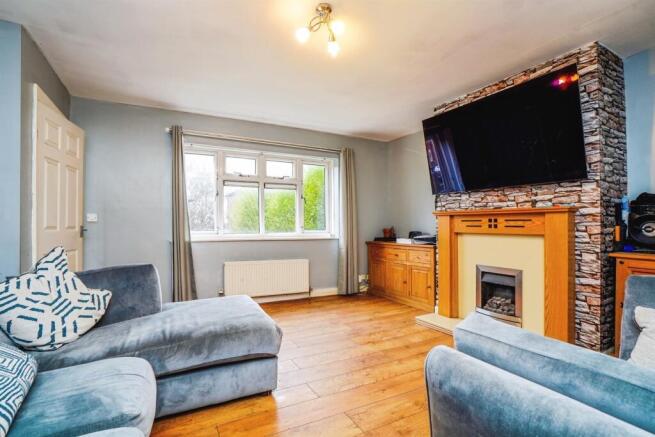 Potternewton Crescent, LEEDS photo 2
