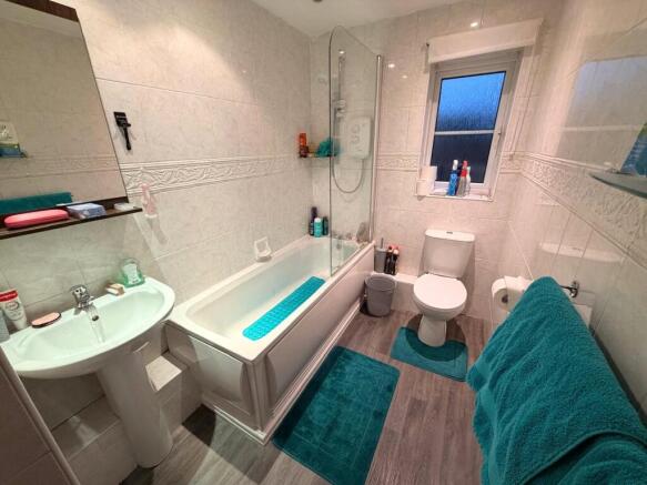 Holmebrook Drive, Horwich, Bolton, Greater Manchester, BL6 photo 4