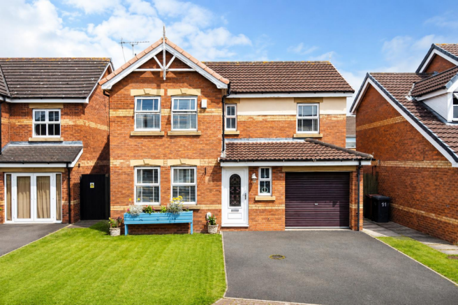 4 bed Detached for sale Image 5