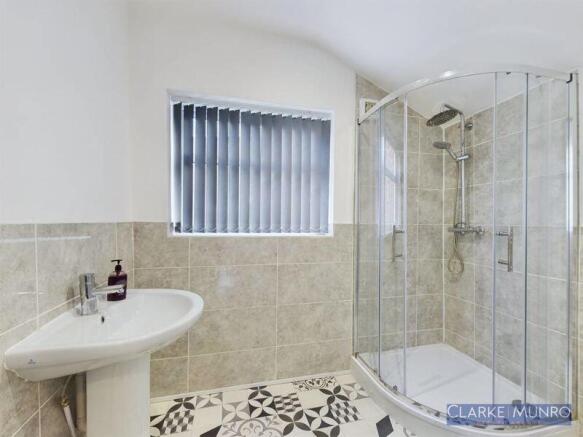 1 bed House Share to rent Image 9
