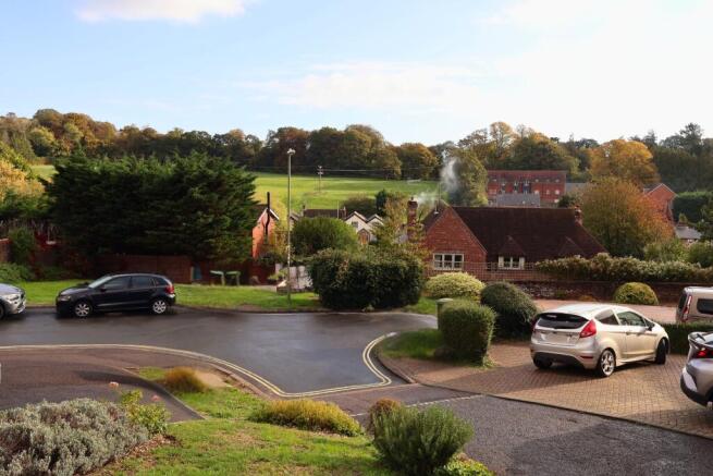 The Yews, Horndean photo 4