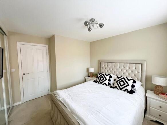 3 bed Semi-Detached for sale Image 8